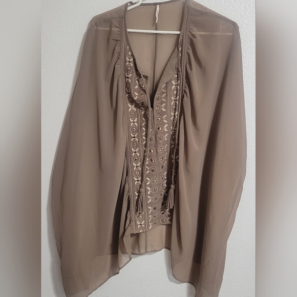 Free People embroidered oversized with tassel details boho style top size small - Picture 5 of 14